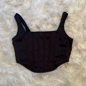 Super cute ribbed top. Snatched your waste.